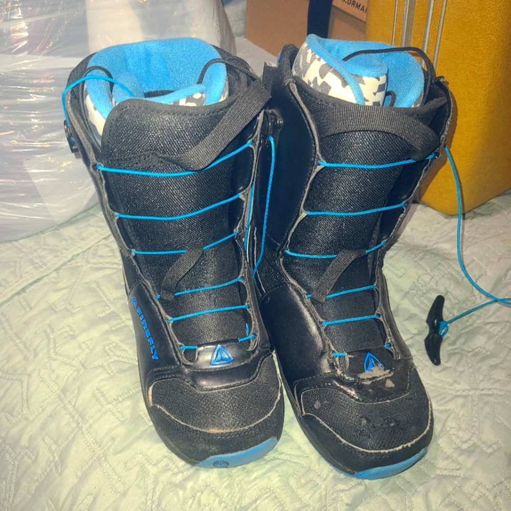 Great used condition womens Firefly snowboarding boots